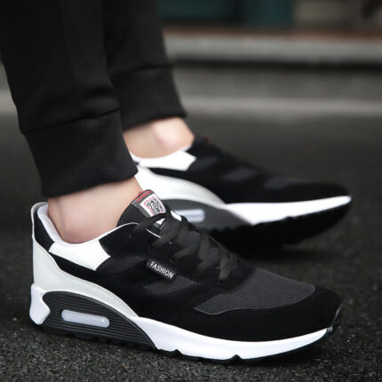 Men's thick soled cushioned running shoes
